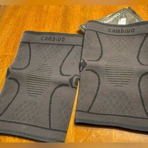 Cambivo knee supports. Size large.